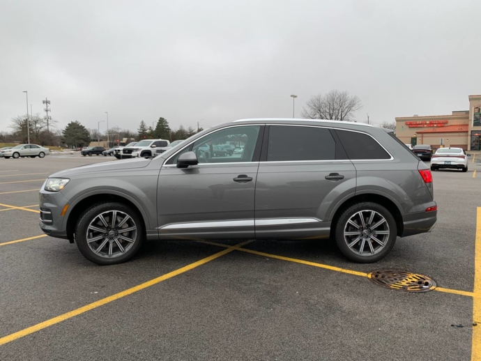 2017 Audi Q7  Premium